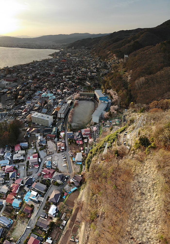 鳥目線からの諏訪湖畔の風景