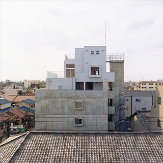 賃貸部の上にオーナー住居